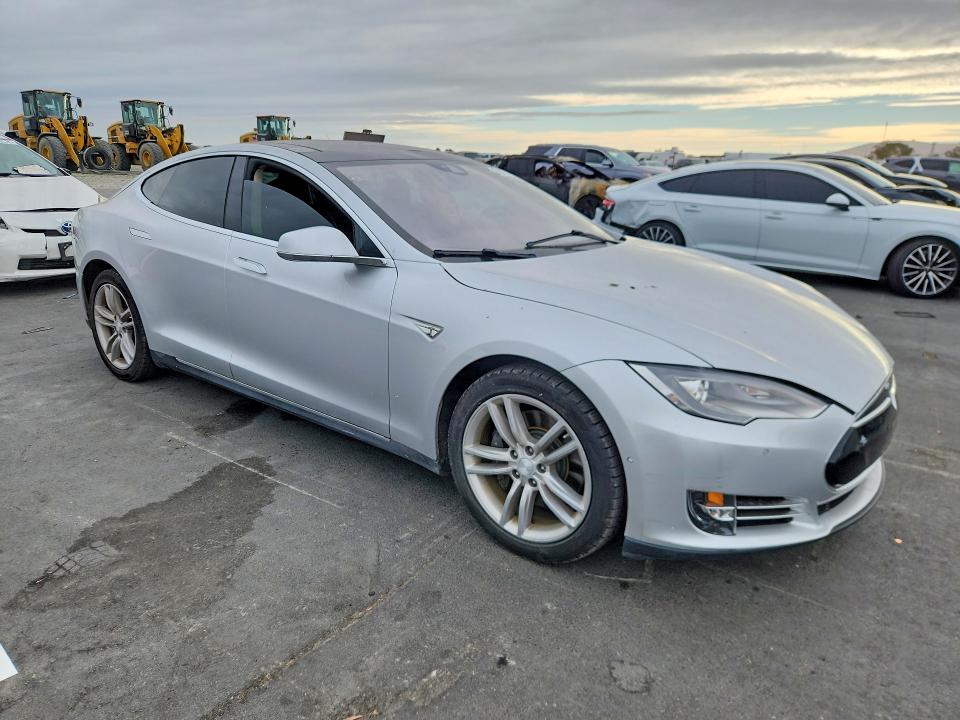 Продаж на аукціоні авто 2014 Tesla Model S, vin: 5YJSA1S11EFP49478, номер лоту: 65956396