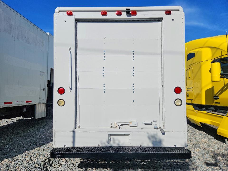 Продаж на аукціоні авто 2002 Frht - Freightliner Chassis, vin: 4UZAANBW22CK57173, номер лоту: 69374576
