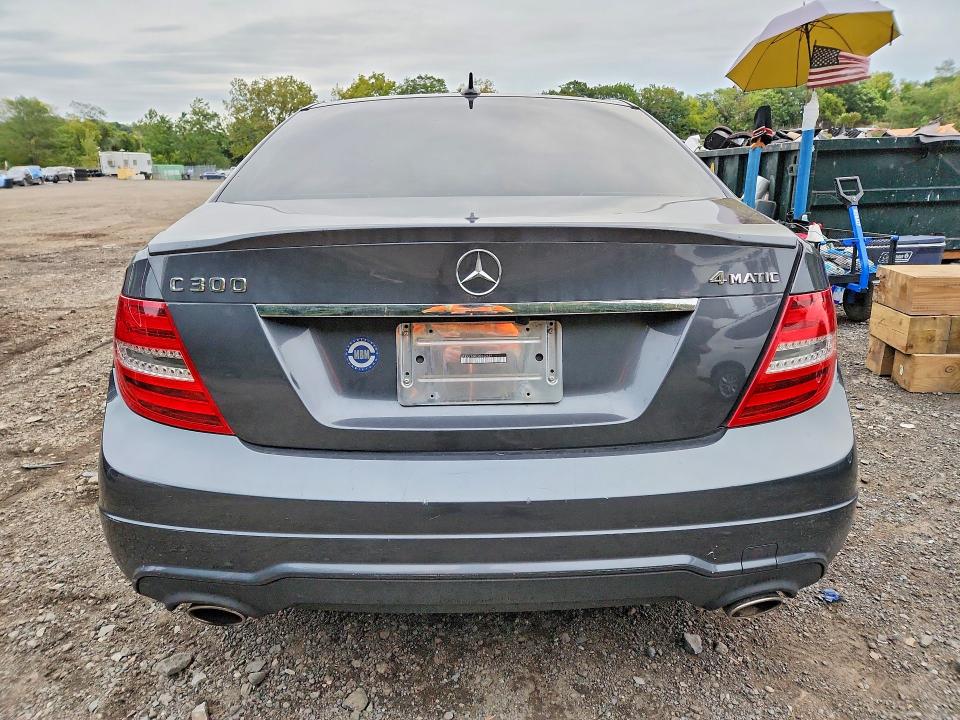 2013 Mercedes-benz C მანქანა იყიდება აუქციონზე, vin: WDDGF8AB8DR242439, აუქციონის ნომერი: 70006716