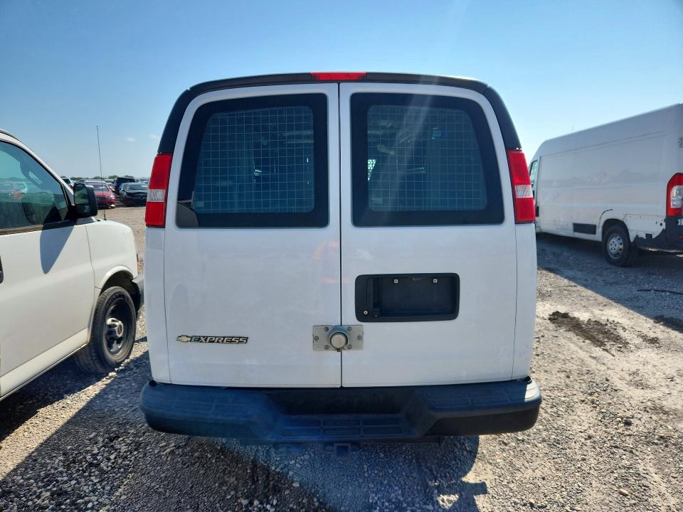 69821856 :رقم المزاد ، 1GCWGAFP3M1197276 vin ، 2021 Chevrolet Express G2500 مزاد بيع