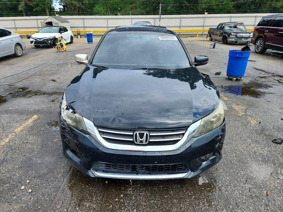 66906636 :رقم المزاد ، 1HGCR2F77FA092747 vin ، 2015 Honda Accord مزاد بيع