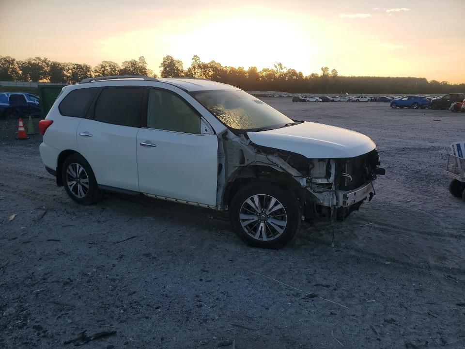 67367156 :رقم المزاد ، 5N1DR2MN0HC631457 vin ، 2017 Nissan Pathfinder مزاد بيع