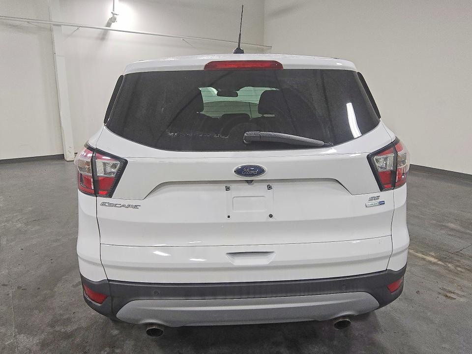 65315806 :رقم المزاد ، 1FMCU9GD6HUB72208 vin ، 2017 Ford Escape مزاد بيع