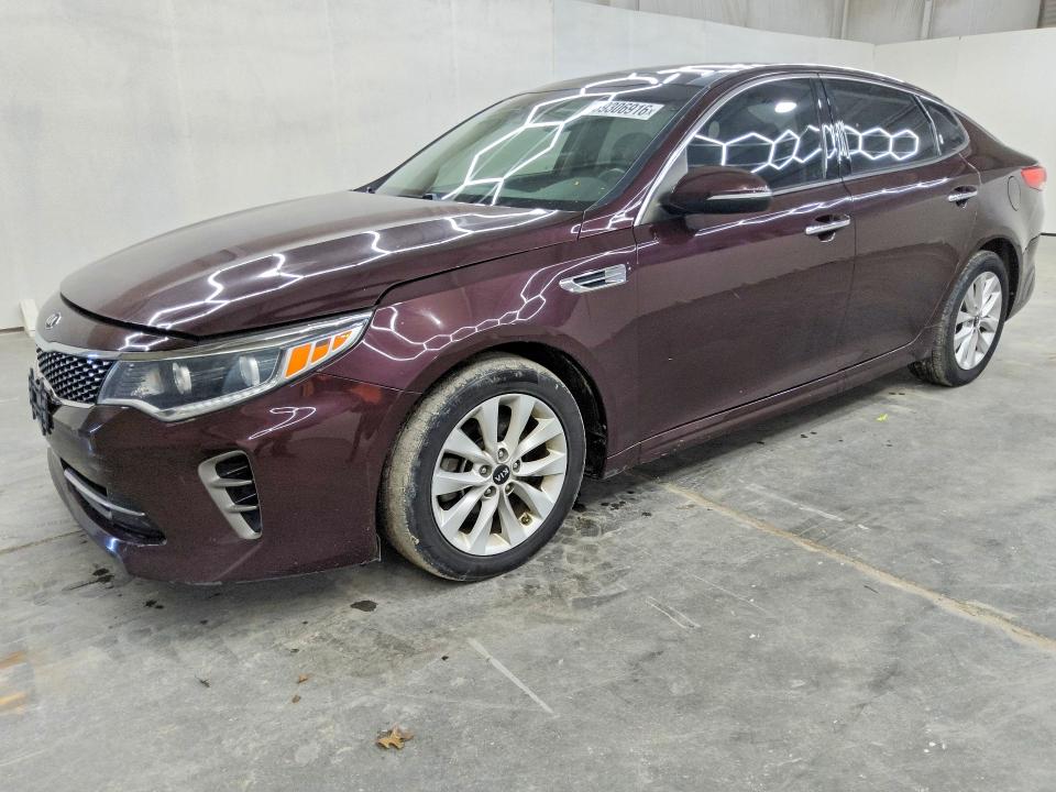Auction sale of the 2017 Kia Optima, vin: 5XXGU4L38HG166227, lot number: 69306916