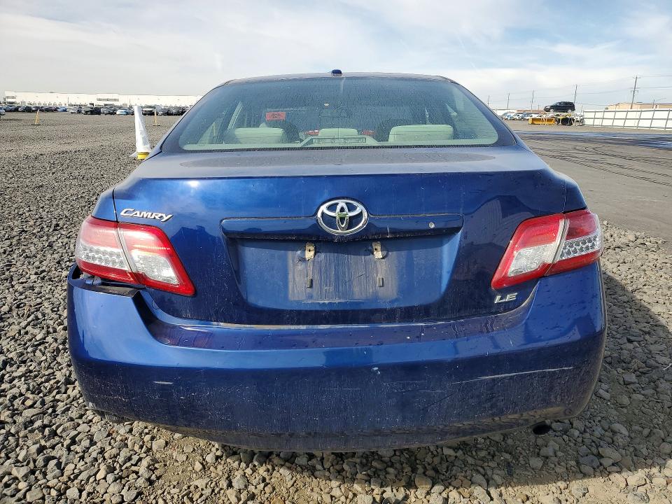 2010 Toyota Camry მანქანა იყიდება აუქციონზე, vin: 4T1BF3EK4AU565568, აუქციონის ნომერი: 70510236