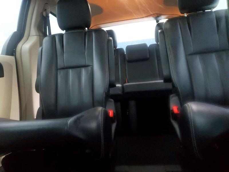 67923766 :رقم المزاد ، 2C4RC1BG8FR654905 vin ، 2015 Chrysler Town & Country مزاد بيع