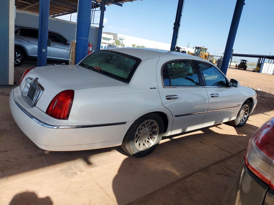 Aukcja sprzedaży 2000 Lincoln Town Car, vin: 1LNHM82W6YY902586, numer aukcji: 67558046