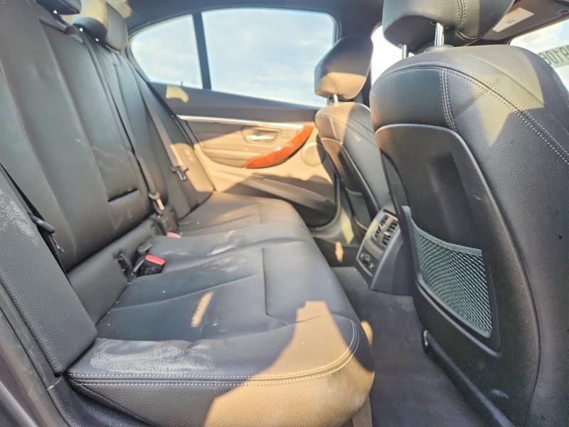 69099106 :رقم المزاد ، WBA8D9C51JA614180 vin ، 2018 Bmw 330 مزاد بيع