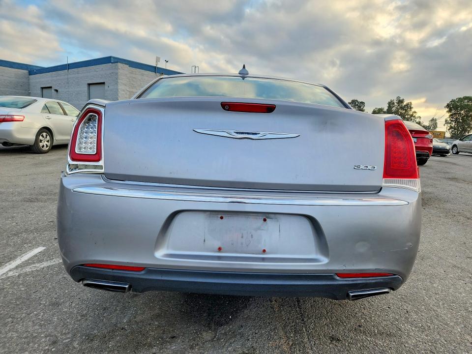 69822906 :رقم المزاد ، 2C3CCAAGXFH930776 vin ، 2015 Chrysler 300 مزاد بيع