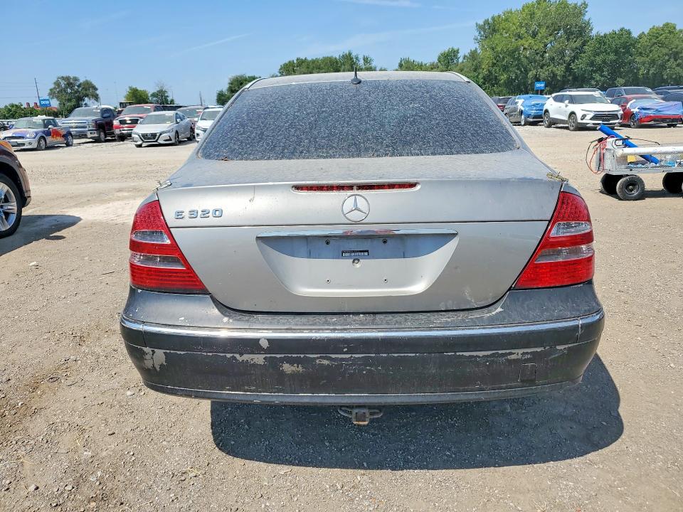 2003 Mercedes-benz E მანქანა იყიდება აუქციონზე, vin: WDBUF65J43X109205, აუქციონის ნომერი: 67052486