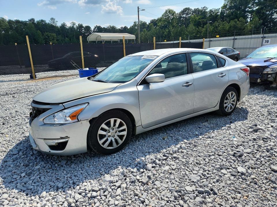 2015 Nissan Altima მანქანა იყიდება აუქციონზე, vin: 1N4AL3AP9FC273184, აუქციონის ნომერი: 67653846