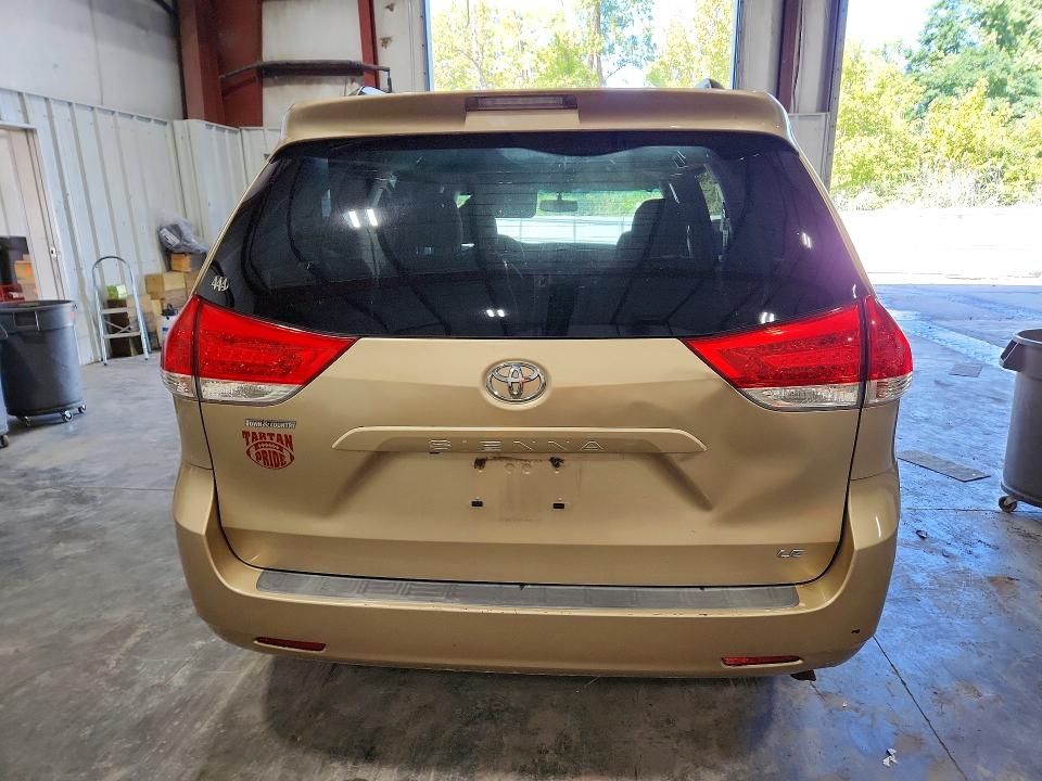 69974576 :رقم المزاد ، 5TDKK3DC0BS006616 vin ، 2011 Toyota Sienna مزاد بيع
