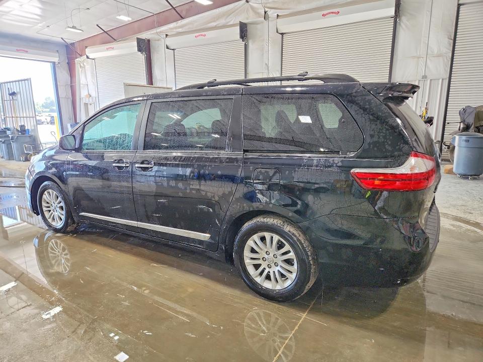2017 Toyota Sienna მანქანა იყიდება აუქციონზე, vin: 5TDYZ3DC7HS817246, აუქციონის ნომერი: 68683146