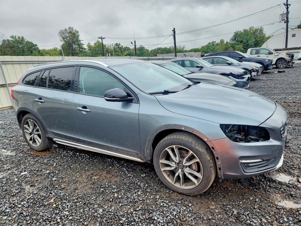 Aukcja sprzedaży 2017 Volvo V60 Cross Country, vin: YV440MWK5H1041096, numer aukcji: 70519646