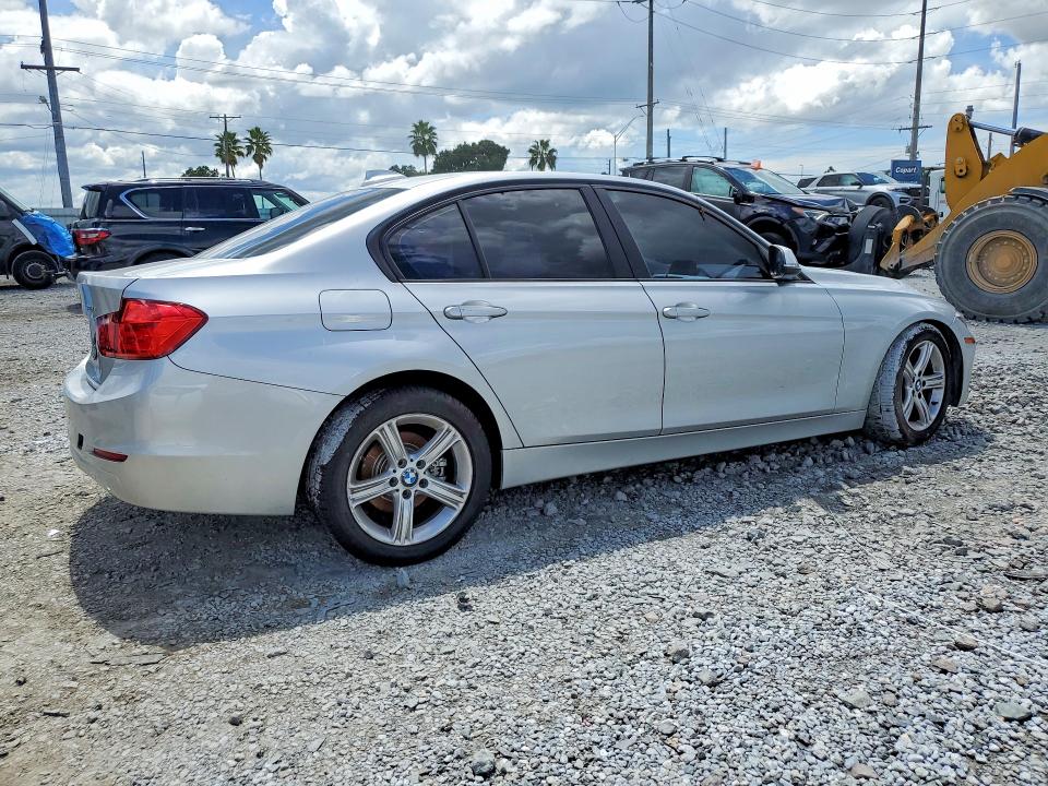 67359476 :رقم المزاد ، WBA3B1G57ENS80277 vin ، 2014 Bmw 320 مزاد بيع
