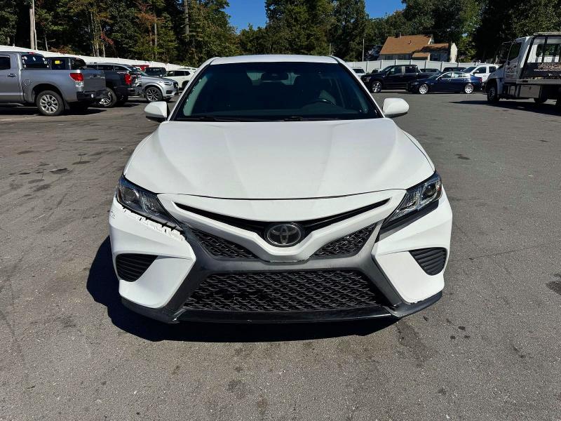 2018 Toyota Camry მანქანა იყიდება აუქციონზე, vin: 4T1B11HK8JU567855, აუქციონის ნომერი: 70841206