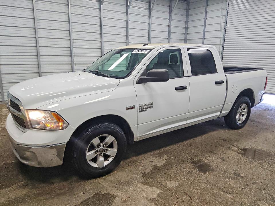67267066 :رقم المزاد ، 3C6RR6KT8NG374342 vin ، 2022 Ram 1500 Classic مزاد بيع
