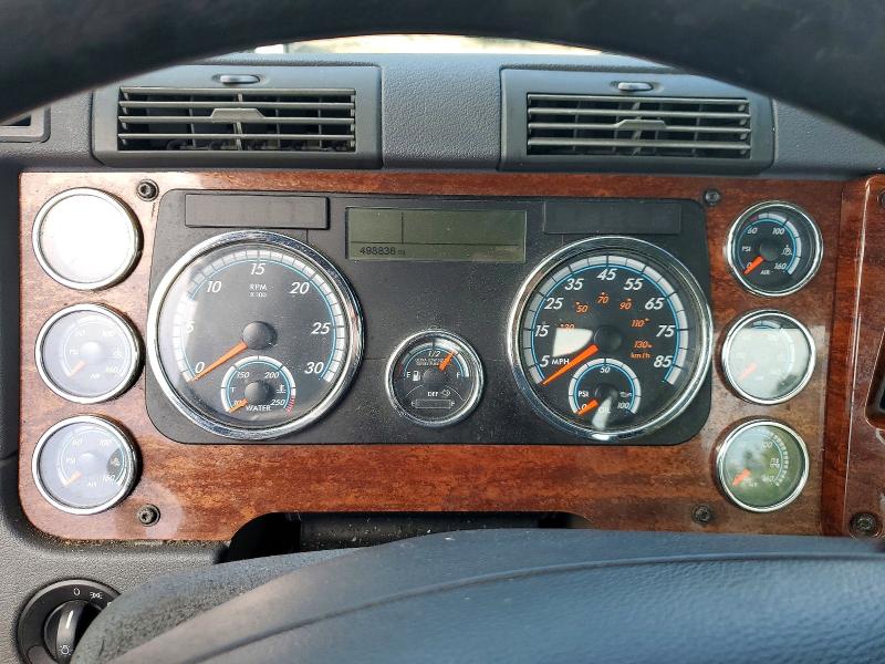 2017 Freightliner Cascadia 125 მანქანა იყიდება აუქციონზე, vin: 1FUBGEDV2HLJH1564, აუქციონის ნომერი: 67601856