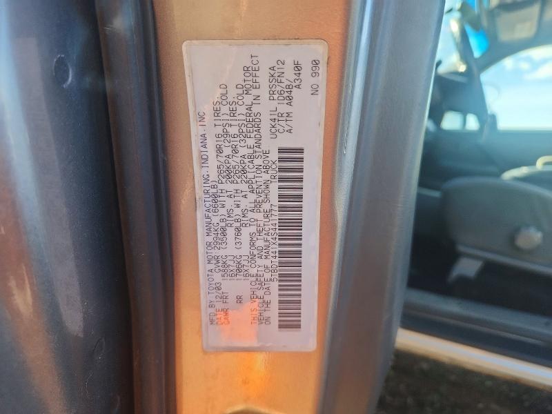 69424626 :رقم المزاد ، 5TBDT441X4S441777 vin ، 2004 Toyota Tundra مزاد بيع
