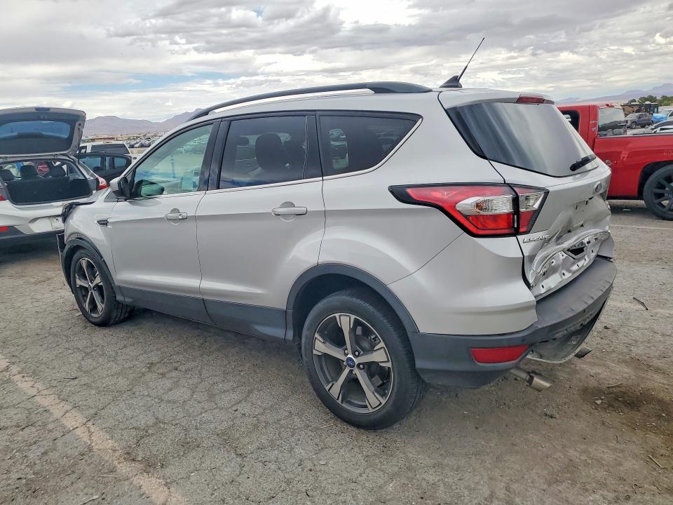69912316 :رقم المزاد ، 1FMCU0HD5JUD37505 vin ، 2018 Ford Escape مزاد بيع