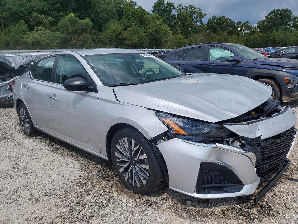 68767786 :رقم المزاد ، 1N4BL4DV3SN365121 vin ، 2025 Nissan Altima مزاد بيع