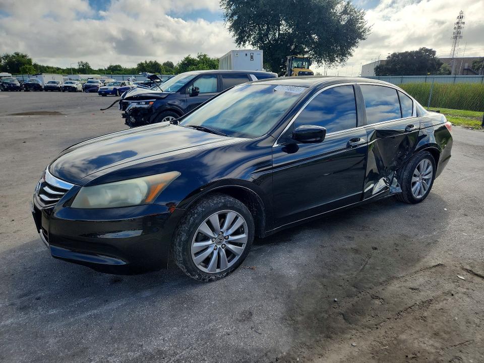 70296026 :رقم المزاد ، 1HGCP2F75BA082329 vin ، 2011 Honda Accord مزاد بيع