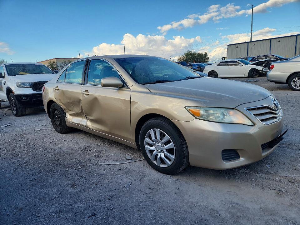2011 Toyota Camry მანქანა იყიდება აუქციონზე, vin: 4T1BF3EK0BU727097, აუქციონის ნომერი: 70136746