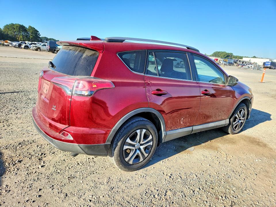 70669746 :رقم المزاد ، 2T3BFREV9JW825306 vin ، 2018 Toyota Rav4 مزاد بيع