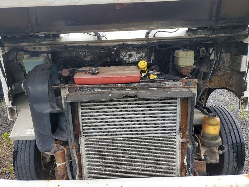 68084766 :رقم المزاد ، 4UZAANDU69CAF1858 vin ، 2009 Freightliner Chassis مزاد بيع