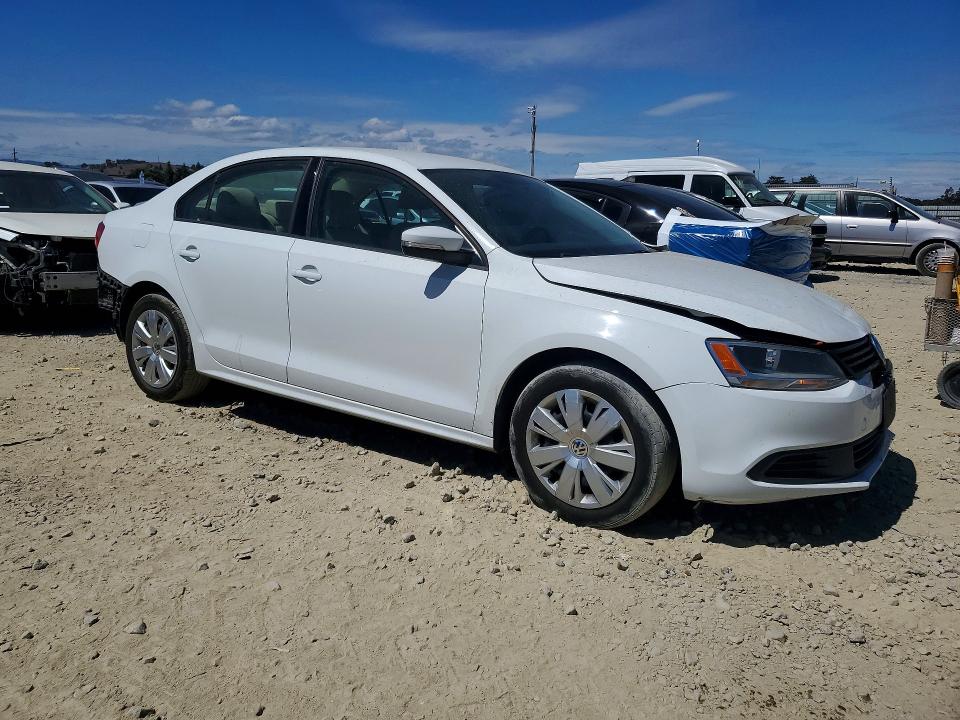 67846086 :رقم المزاد ، 3VWD17AJ4EM420909 vin ، 2014 Volkswagen Jetta مزاد بيع