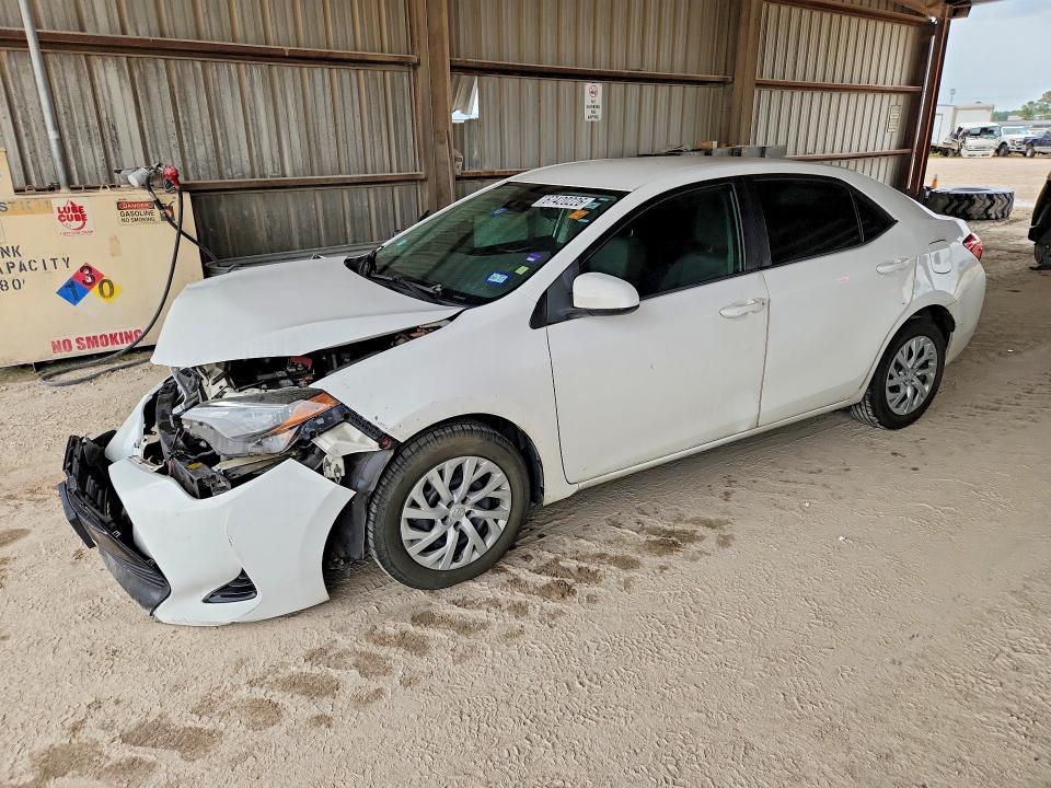 67420226 :رقم المزاد ، 5YFBURHE9JP855921 vin ، 2018 Toyota Corolla مزاد بيع