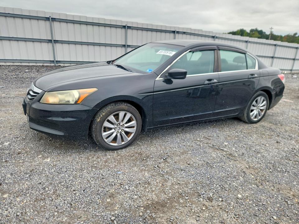 Auction sale of the 2011 Honda Accord, vin: 1HGCP2F76BA071453, lot number: 69700916
