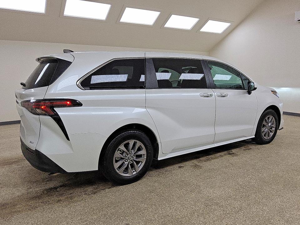 Продаж на аукціоні авто 2025 Toyota Sienna, vin: 5TDYRKEC6SS256974, номер лоту: 69942396