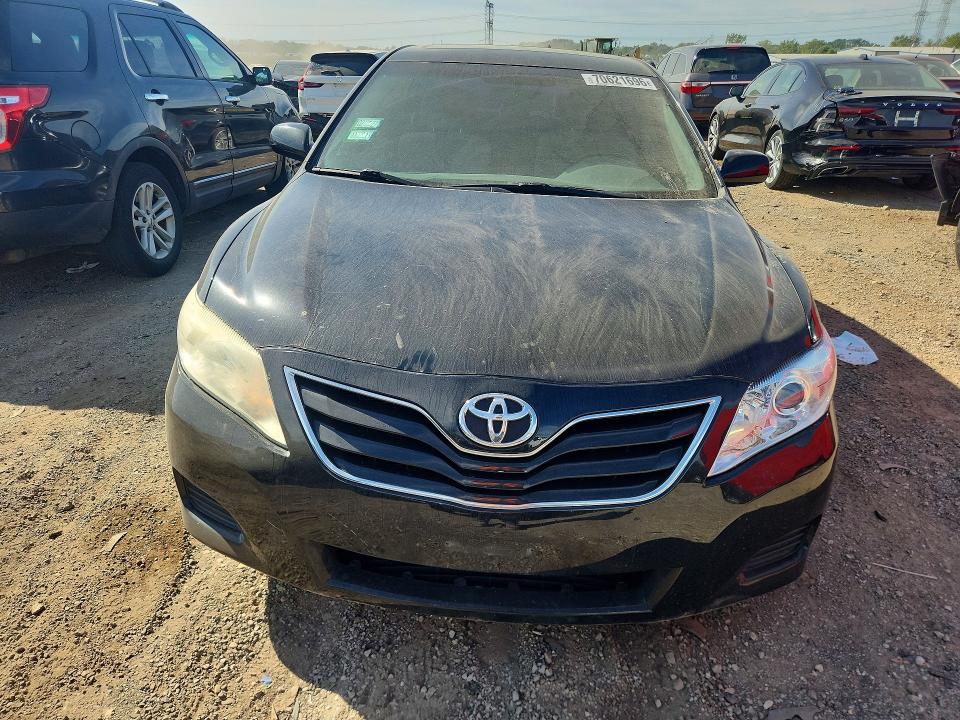 70621696 :رقم المزاد ، 4T4BF3EK0BR184730 vin ، 2011 Toyota Camry مزاد بيع