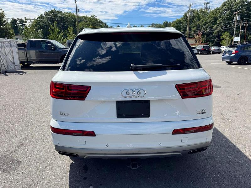 2018 Audi Q7 მანქანა იყიდება აუქციონზე, vin: WA1LAAF7XJD023827, აუქციონის ნომერი: 68409456