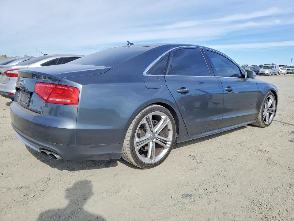 2013 Audi S8 მანქანა იყიდება აუქციონზე, vin: WAUD2AFD3DN015495, აუქციონის ნომერი: 66857636