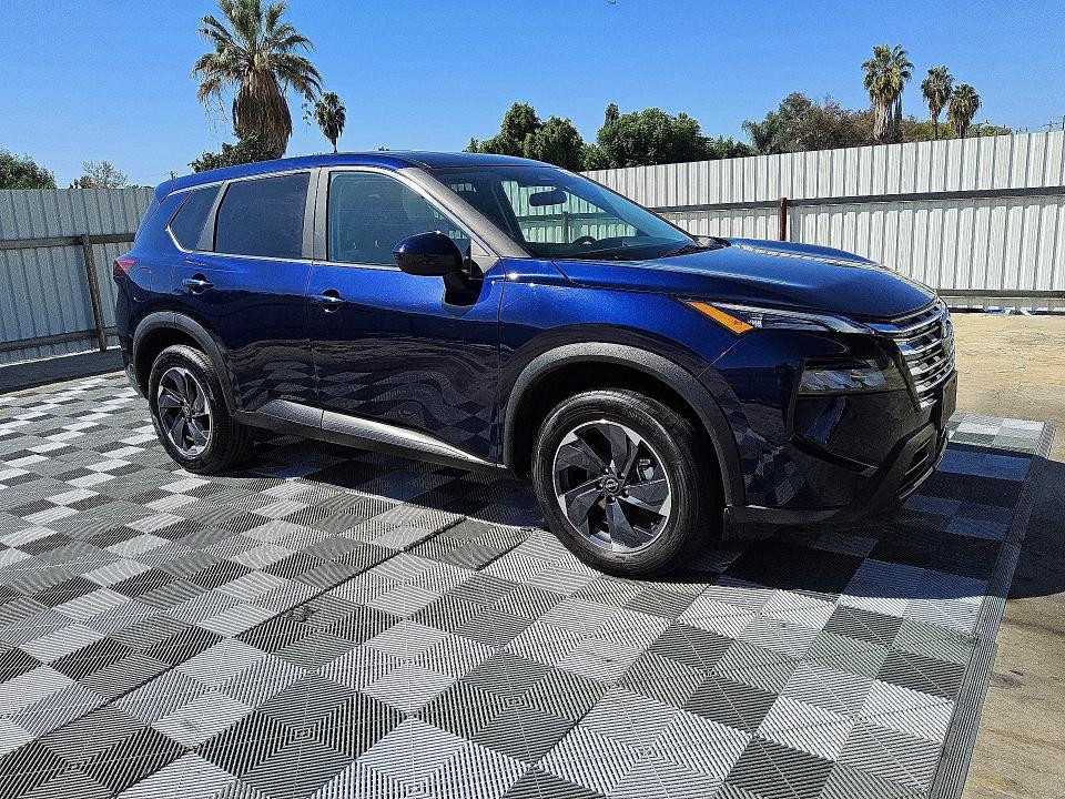 70358606 :رقم المزاد ، 5N1BT3BA8SC802459 vin ، 2025 Nissan Rogue مزاد بيع