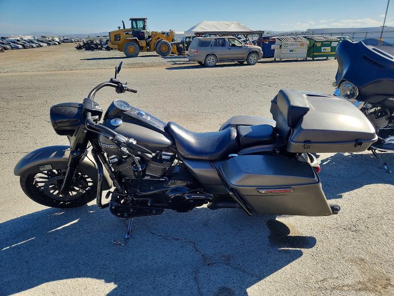 67194186 :رقم المزاد ، 1HD1KVC35JB624821 vin ، 2018 Harley-davidson Flhrxs مزاد بيع