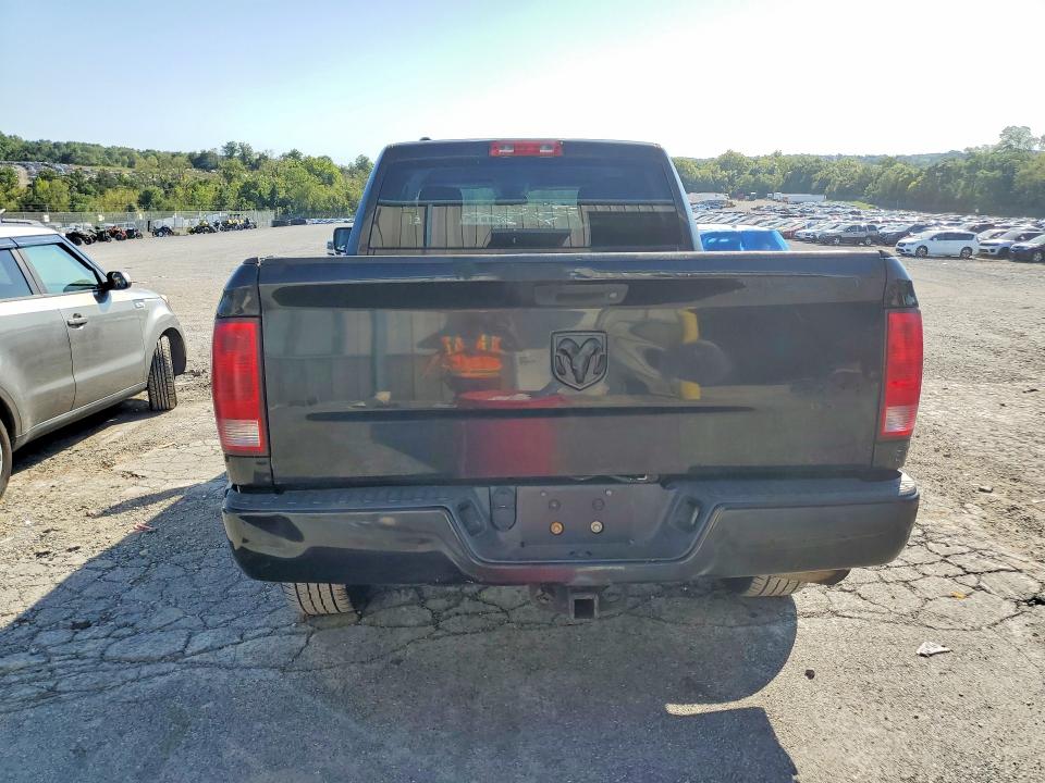69196896 :رقم المزاد ، 1C6RR7FGXHS635373 vin ، 2017 Ram 1500 مزاد بيع