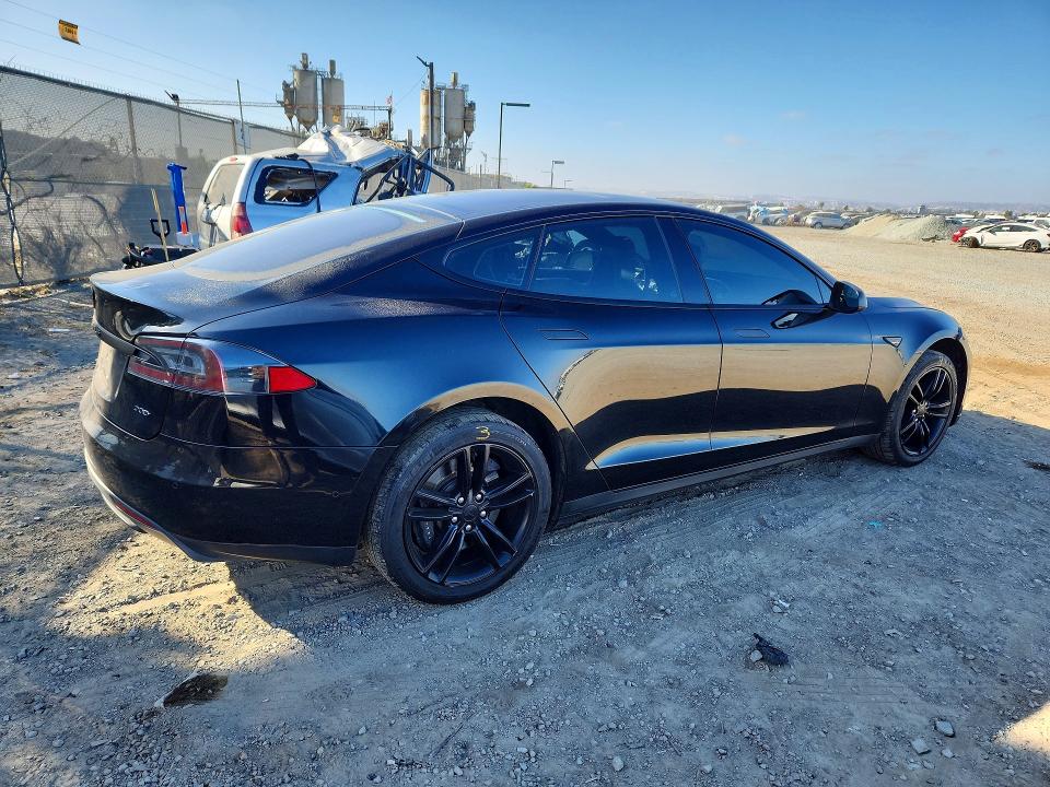 2015 Tesla Model S მანქანა იყიდება აუქციონზე, vin: 5YJSA1E22FF116431, აუქციონის ნომერი: 67470486