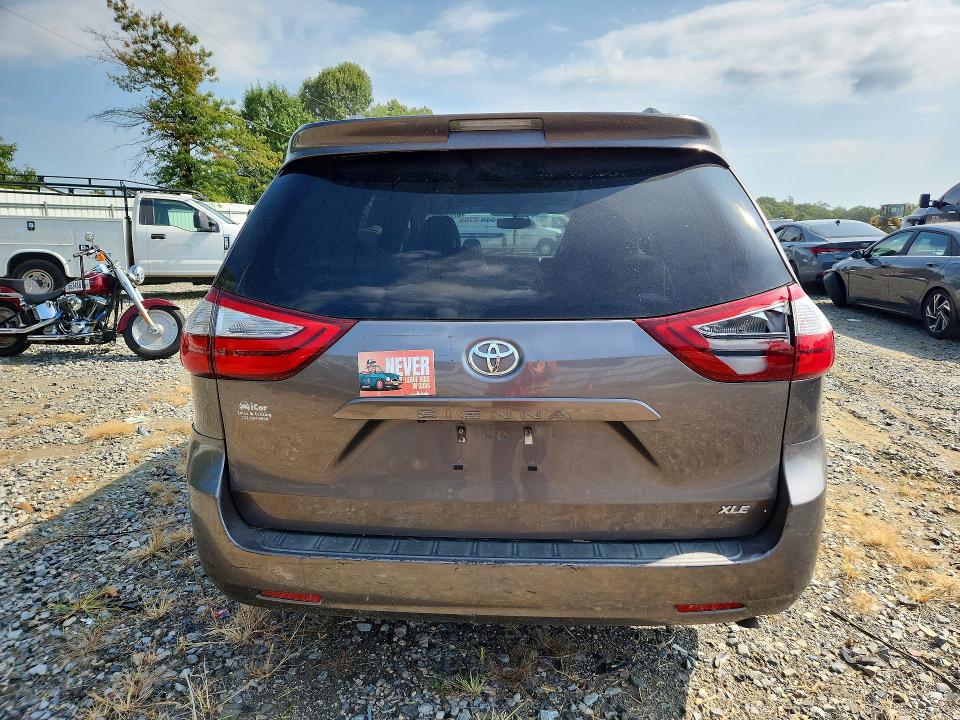 Продаж на аукціоні авто 2016 Toyota Sienna, vin: 5TDYK3DC9GS751902, номер лоту: 67722526