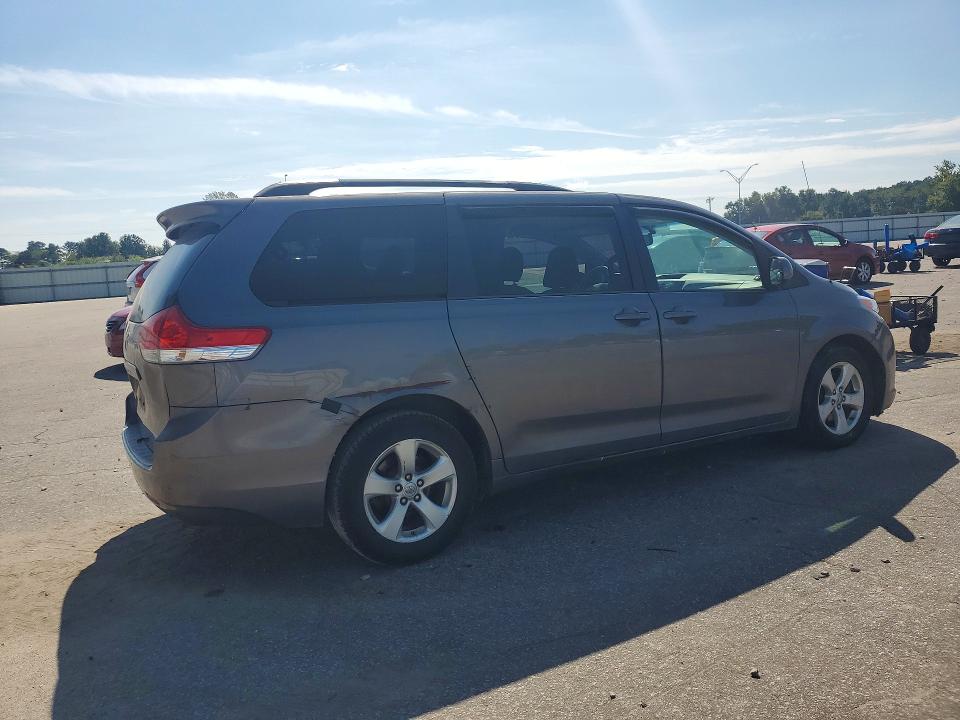 67783296 :رقم المزاد ، 5TDKK3DC4ES436301 vin ، 2014 Toyota Sienna مزاد بيع