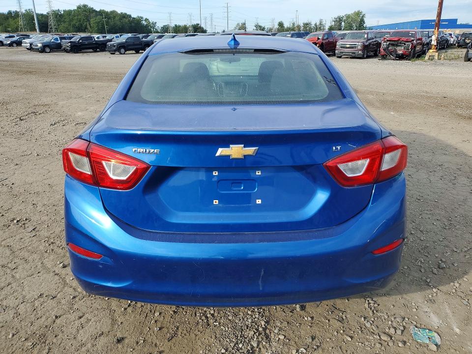 Продажа на аукционе авто 2018 Chevrolet Cruze, vin: 1G1BE5SM3J7239485, номер лота: 68920896