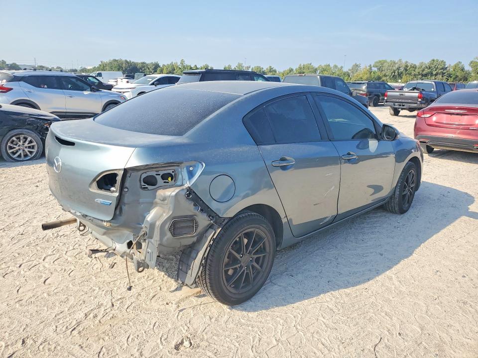 69956156 :رقم المزاد ، JM1BL1U74D1786110 vin ، 2013 Mazda 3 مزاد بيع