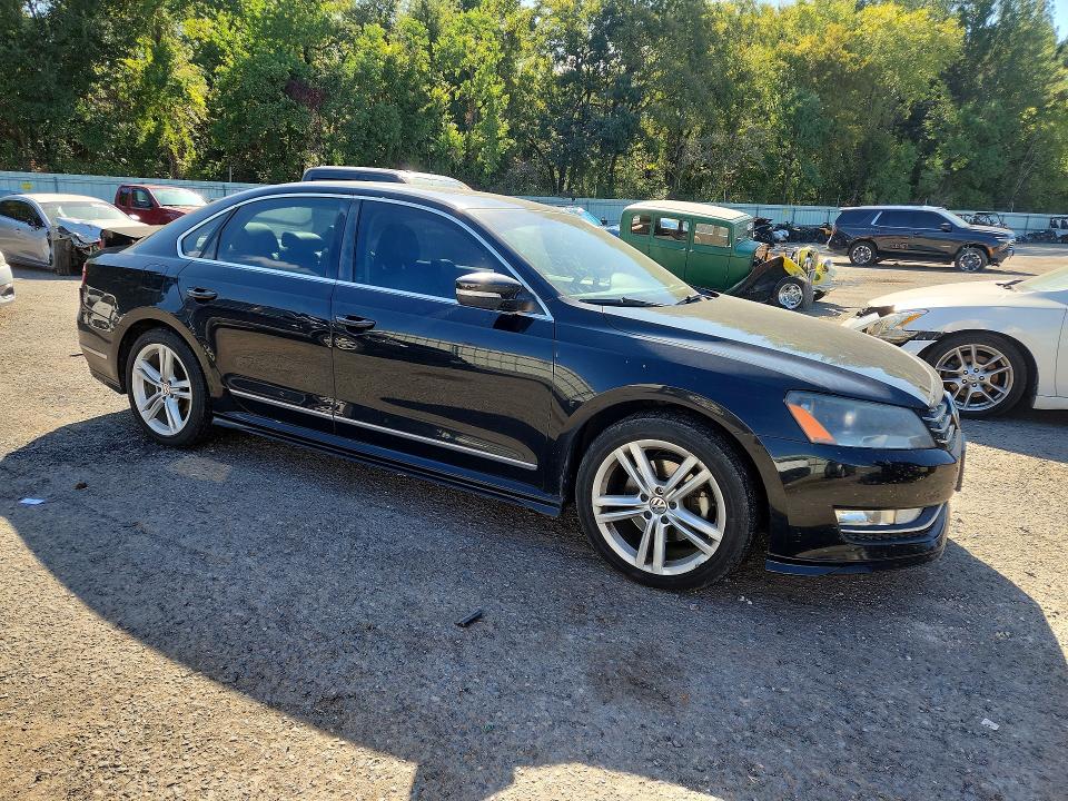 68974526 :رقم المزاد ، 1VWCM7A38DC078238 vin ، 2013 Volkswagen Passat مزاد بيع