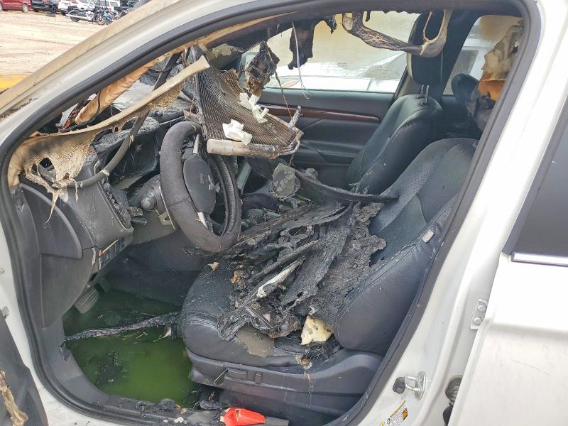 2014 Mitsubishi Outlander მანქანა იყიდება აუქციონზე, vin: JA4JZ4AX5EZ005642, აუქციონის ნომერი: 69179536