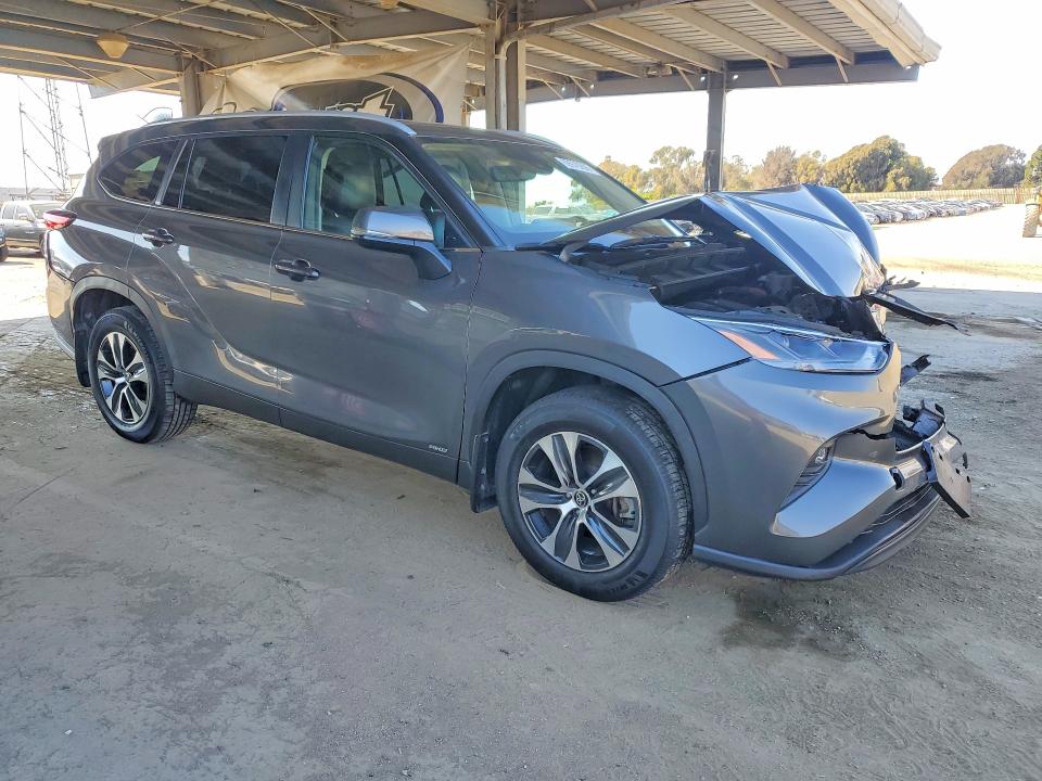 2023 Toyota Highlander Hybrid მანქანა იყიდება აუქციონზე, vin: 5TDKBRCH6PS593086, აუქციონის ნომერი: 69976296