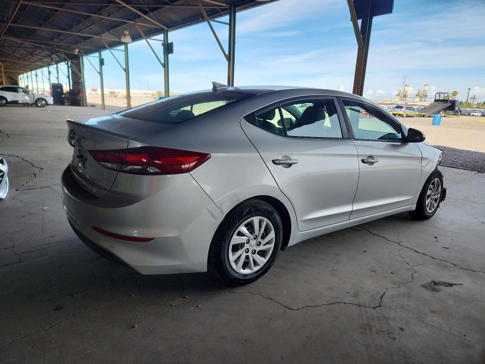 2017 Hyundai Elantra მანქანა იყიდება აუქციონზე, vin: 5NPD74LF7HH072476, აუქციონის ნომერი: 70163956