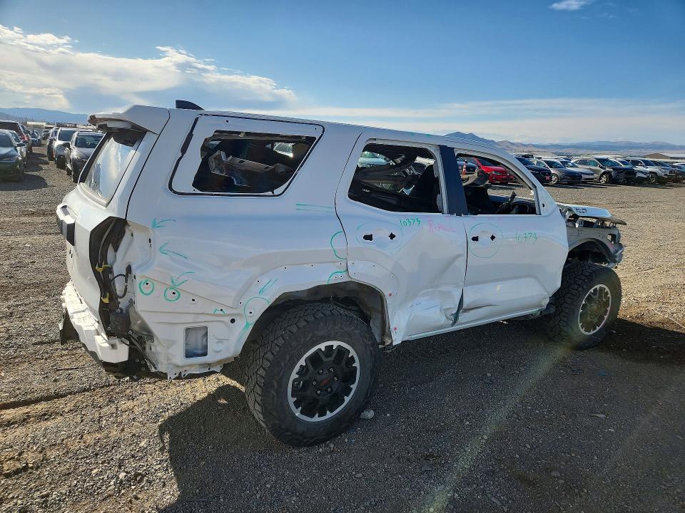 2026 Toyota 4runner მანქანა იყიდება აუქციონზე, vin: JTEVB5BR2T5027714, აუქციონის ნომერი: 67728276