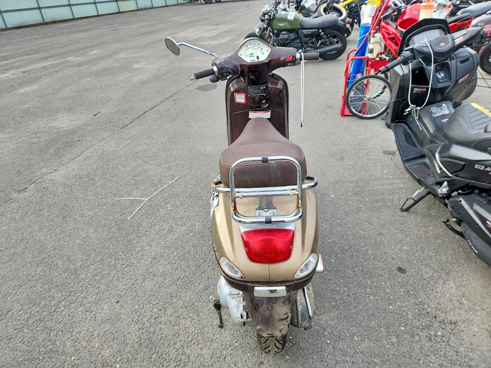 67593256 :رقم المزاد ، ZAPM688F4B5000787 vin ، 2011 Vespa Lx مزاد بيع